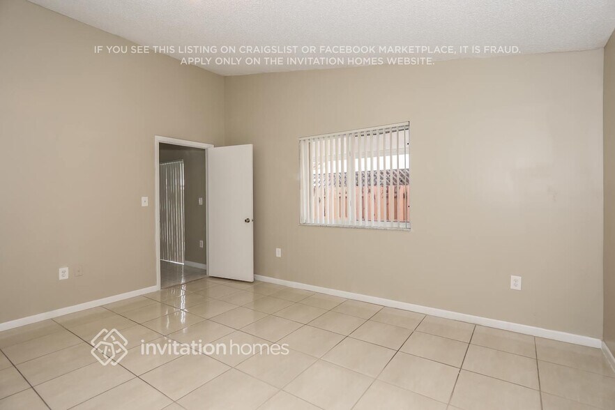 Building Photo - 12378 NW 98th Ave