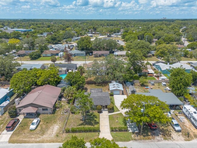 Building Photo - 2/1 plus bonus room in Holly Hill