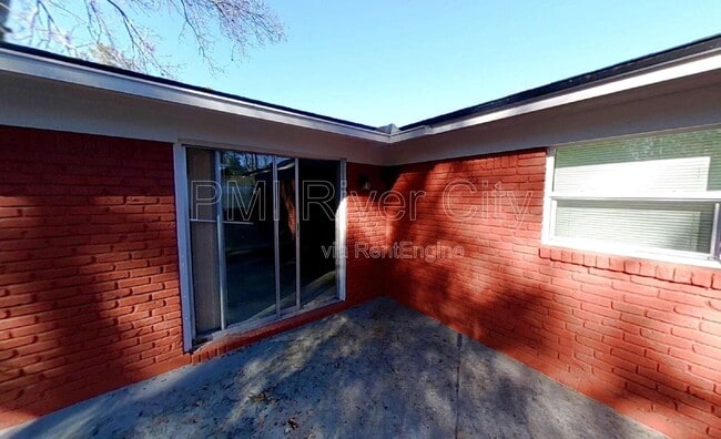 Building Photo - 1214 Santiago Dr