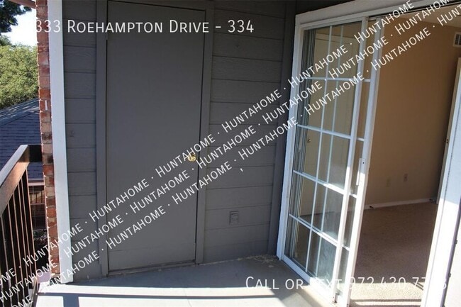 Building Photo - 18333 Roehampton Dr