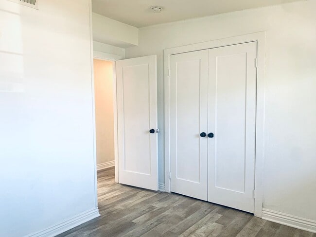 Building Photo - BEAUTIFUL 4 BEDROOM, 2 BATH SINGLE STORY HOME