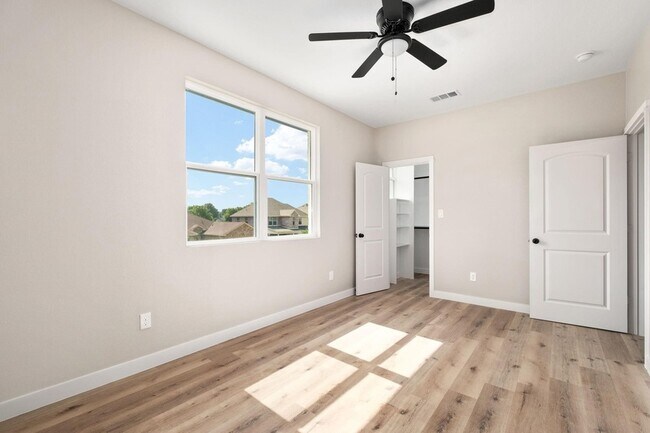 Building Photo - 110 Brooks Dr