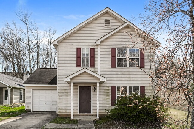 Building Photo - 2749 Fairstone Ave