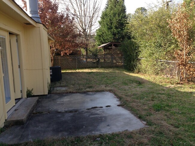 Building Photo - Nicely Remodeled 3 Bedroom 2 Bath Home in West Little Rock