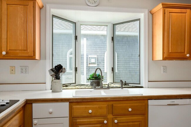 Building Photo - 1304 Ocean