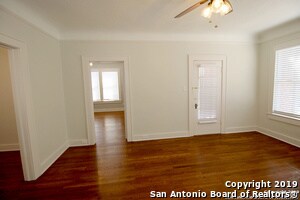 Building Photo - 129 E Ridgewood Ct