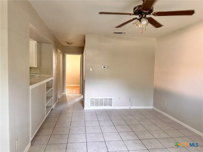 Building Photo - 1009 Hazelton St
