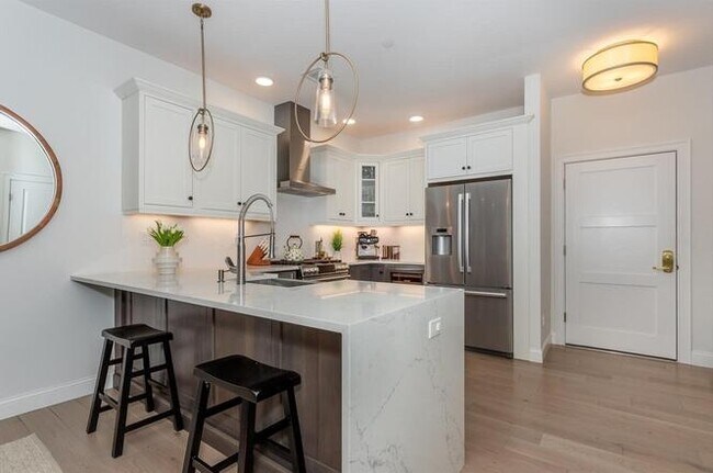 Building Photo - DGevol