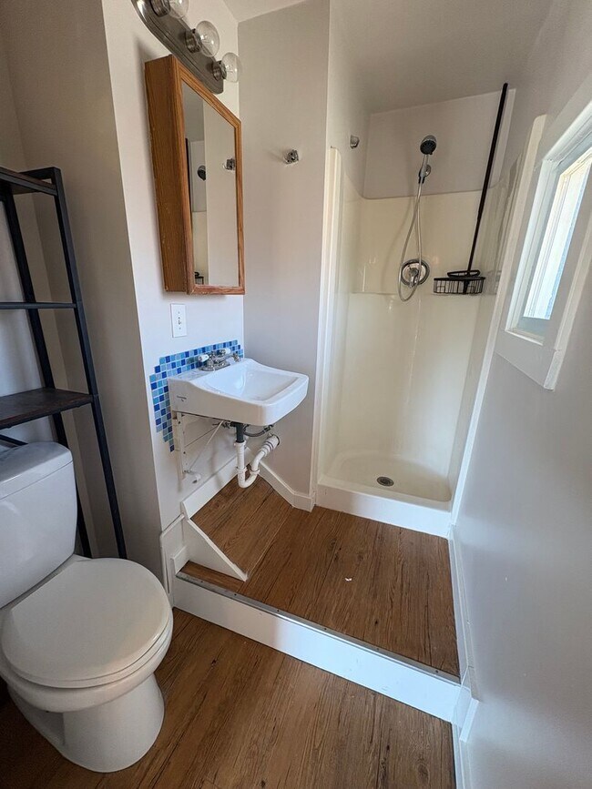 Building Photo - Private Suites in a Beautiful Shared Home Near UNC & Coffee Shops