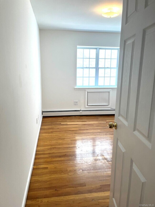Building Photo - 82-81 88th Pl