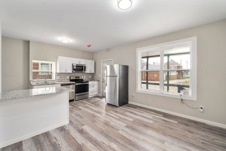 Building Photo - 741 Sullivant Ave