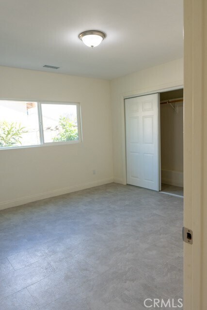 Building Photo - 2613 Strawberry Ln