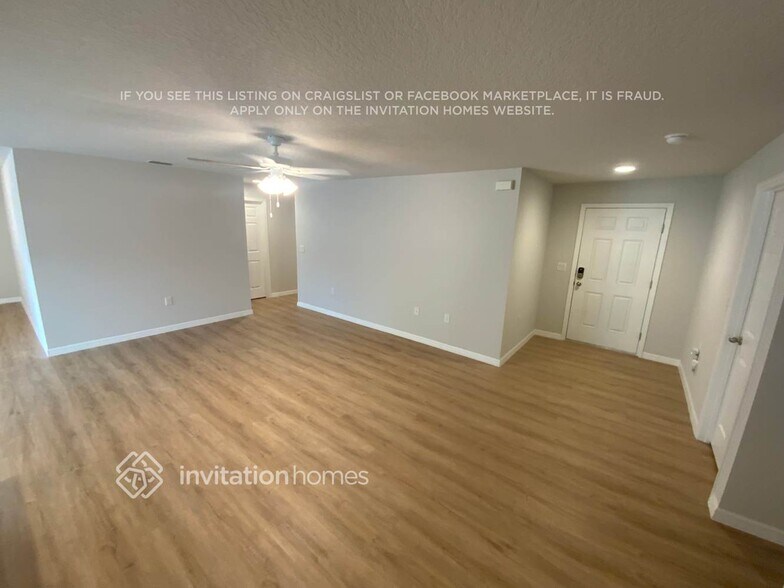 Building Photo - 158 Carmelite Ave NW