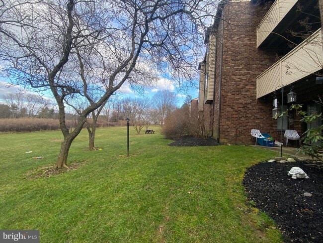 Building Photo - 504 Mountainview Dr