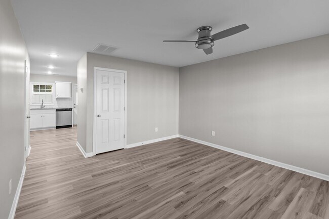 Building Photo - Newly Constructed 2 & 3 bedroom Cross Cree...