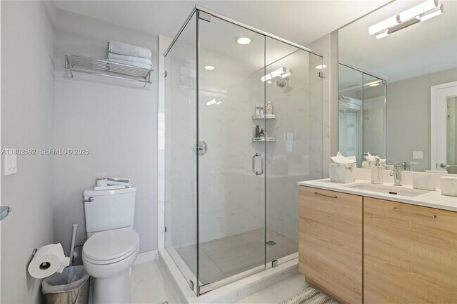 Building Photo - 16385 Biscayne Blvd