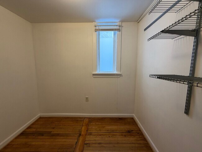 Building Photo - 2067 N Leavitt St