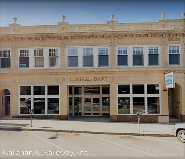 Primary Photo - 1104 E Broadway