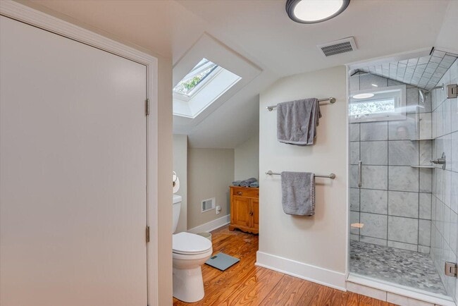 Building Photo - 126 Horry St SE