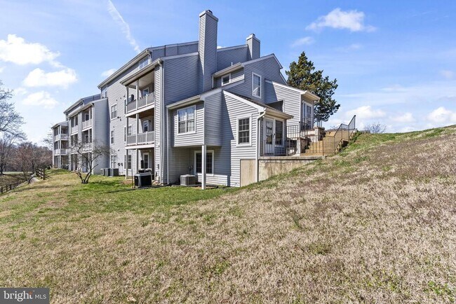 Building Photo - 8730 Grasmere Ct