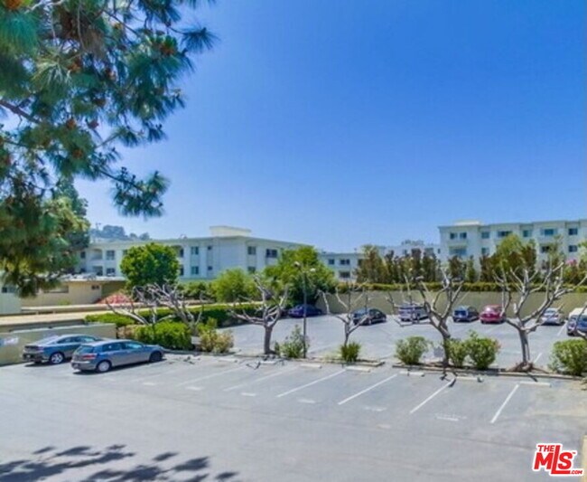 Building Photo - 11138 Aqua Vista St