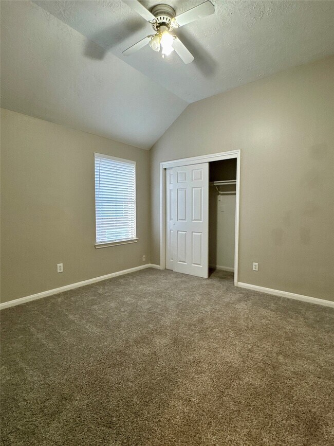 Building Photo - 6102 Sandy Valley Dr