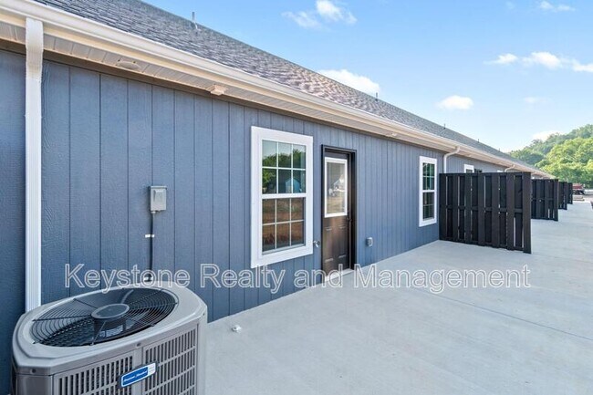 Building Photo - 111 Robertson Hill Rd
