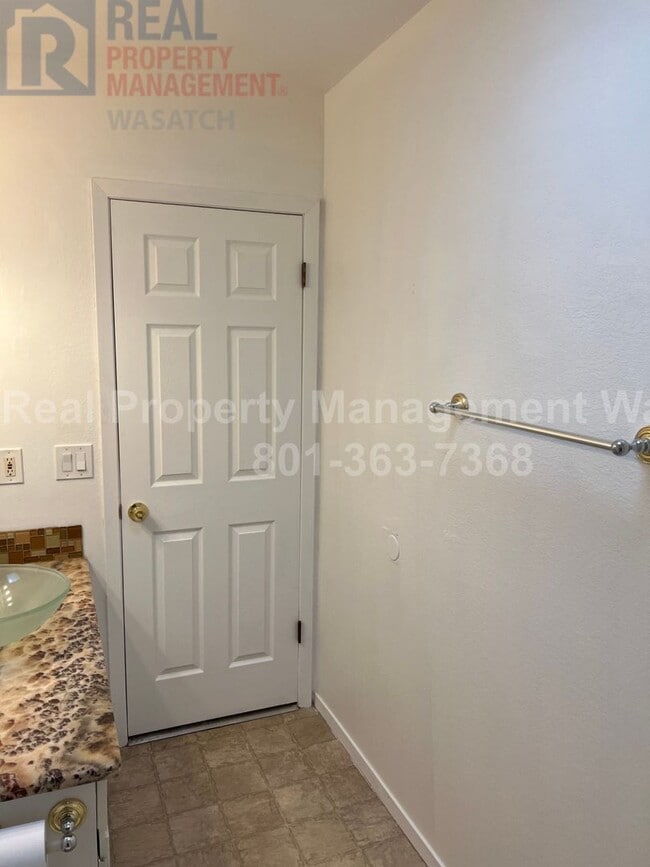 Building Photo - 835 S 835 E