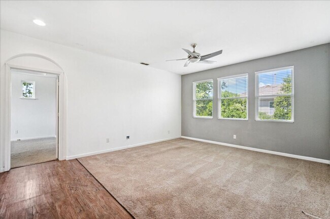 Building Photo - 57 Rossignol Cir