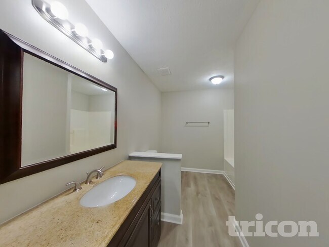 Building Photo - 1922 Kingen Dr