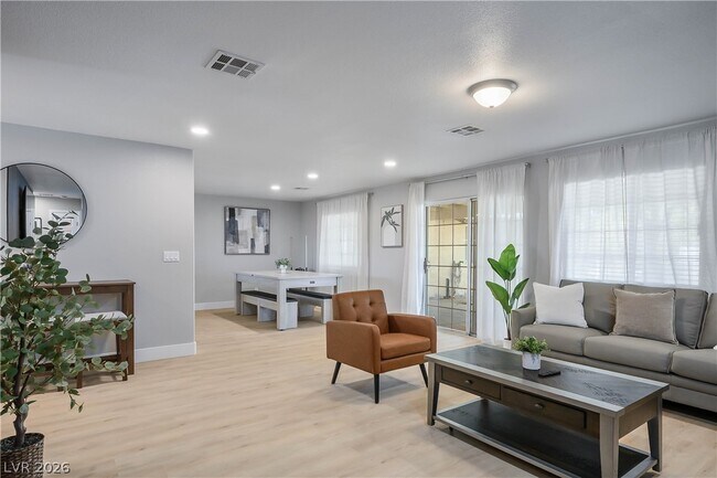 Building Photo - 6990 W Richmar Ave
