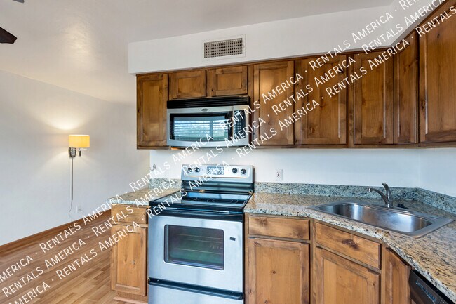 Building Photo - 55 N Cherry Ave