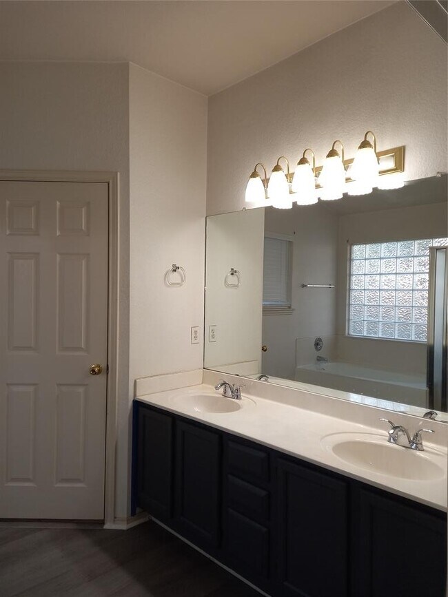 Building Photo - 2018 Old Ml Rd