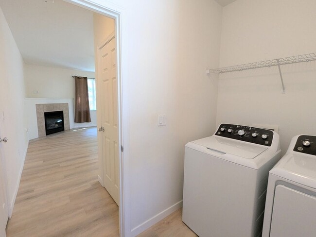 Building Photo - Comfort Meets Convenience in this Dog-Frie...
