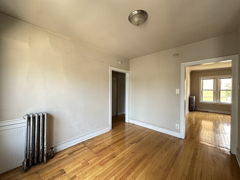 Building Photo - 3577 N Milwaukee Ave