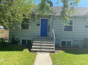 Building Photo - Beautifully Remodeled