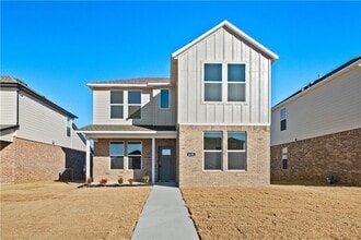 Building Photo - 4682 W Aurora St