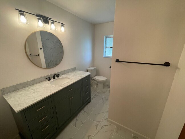 Building Photo - 2269 Southland Rd