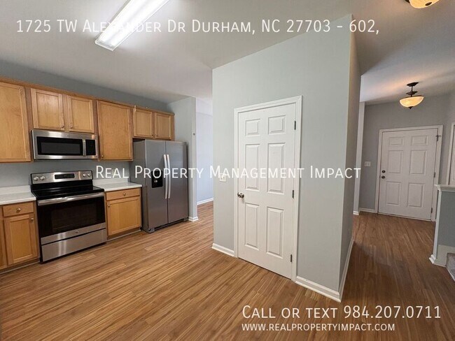 Building Photo - 1725 TW Alexander Dr