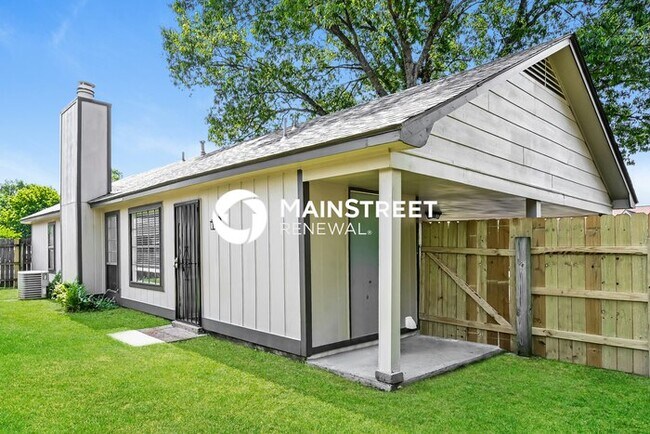 Building Photo - 3 Bedroom Pet-Friendly Home in MEMPHIS, TN with Main Street Renewal