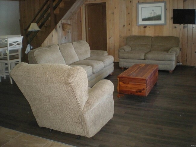 Building Photo - 35-Lane280 Lane 280 E