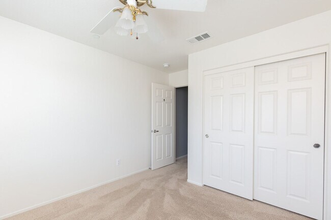Building Photo - 4 Bed, 3 Bath - Fallbrook Single Family Home