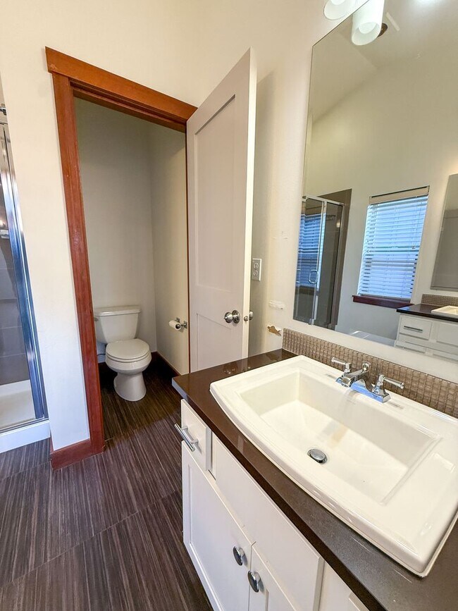 Building Photo - 3bd/2.5ba Seattle Townhome