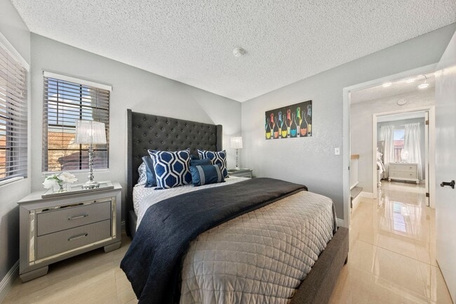 Building Photo - Fully furnished gorgeous Silverado Ranch home!