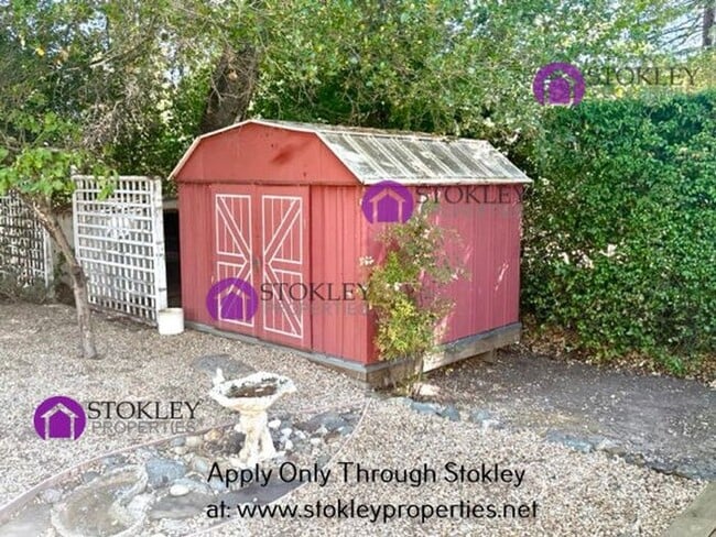 Building Photo - 2234 Oakvale Rd