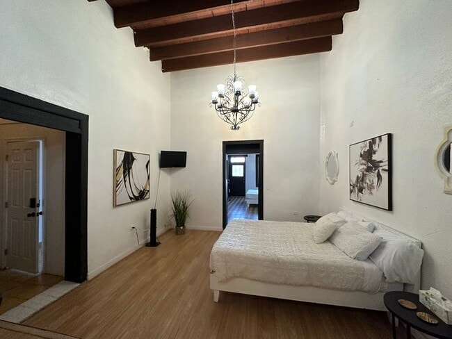 Building Photo - 228 N 4th Ave