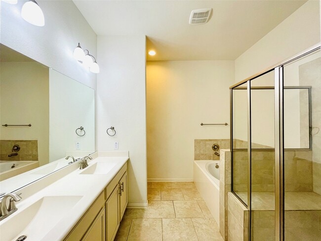 Building Photo - 6838 Pear Point Ln