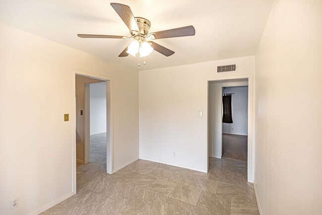 Building Photo - Beautiful Updated Home!