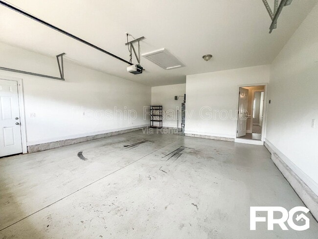 Building Photo - 313 N Landing Dr