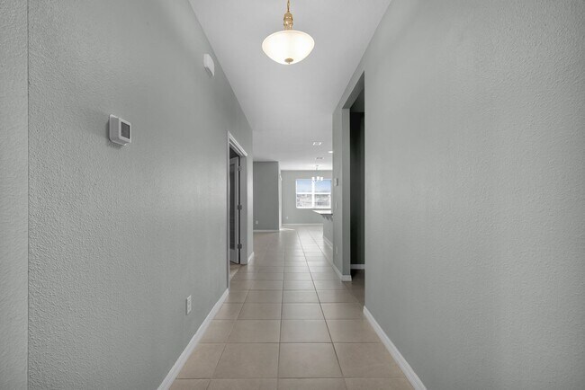 Building Photo - 3/2 Home In Upscale 55+ Gated Community